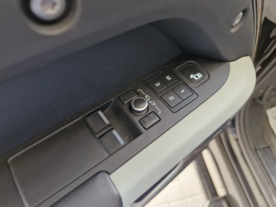 2021 Land Rover Defender P400 