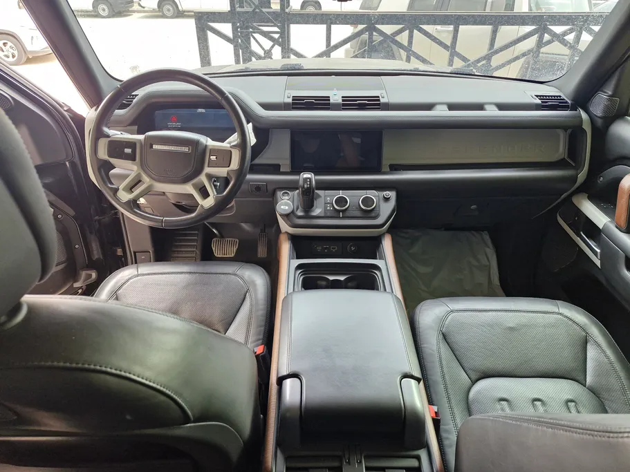 2021 Land Rover Defender P400 