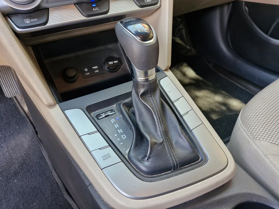 2019 Hyundai Elantra GL 