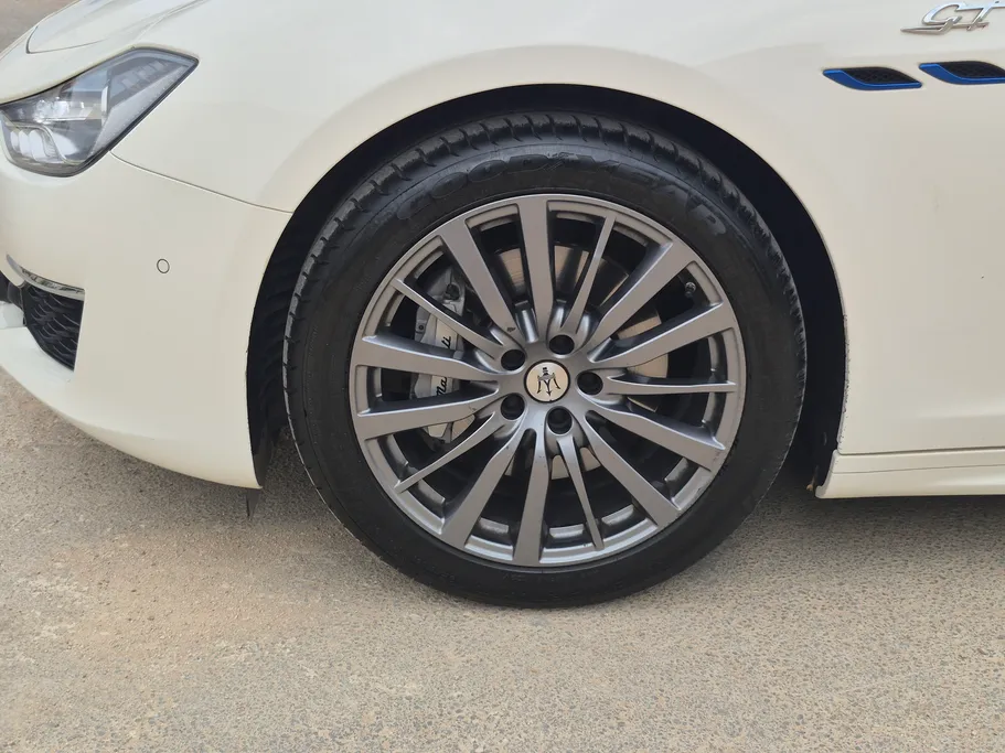 2022 Maserati Ghibli  