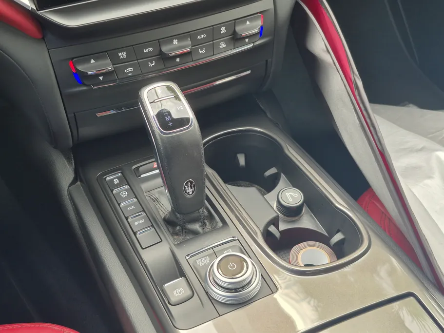 2022 Maserati Ghibli  