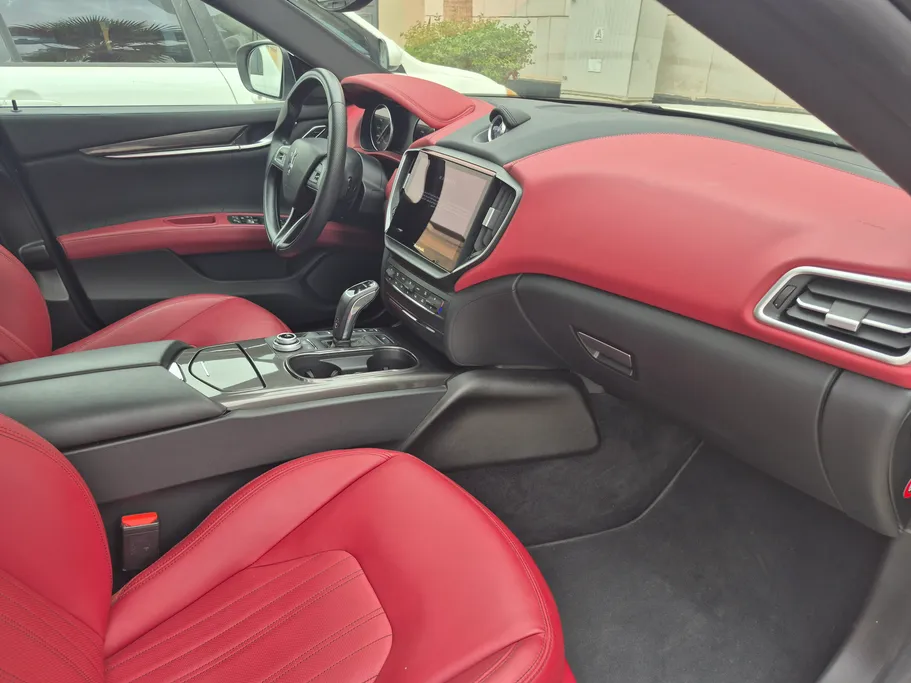 2022 Maserati Ghibli  