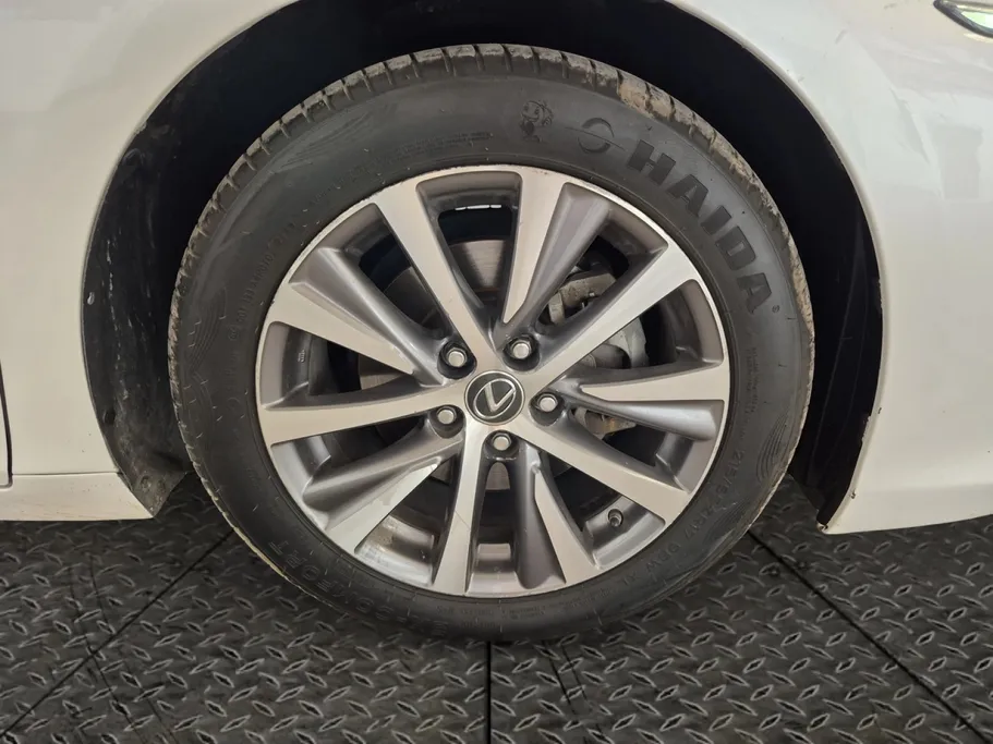 لكزس ES 300 H 2020 