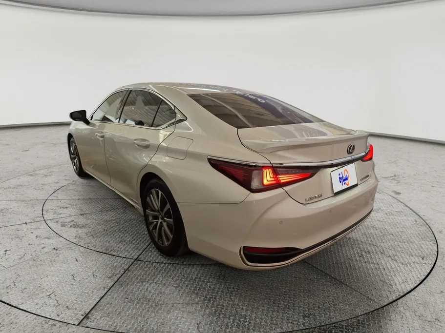 لكزس ES 300 H 2020 