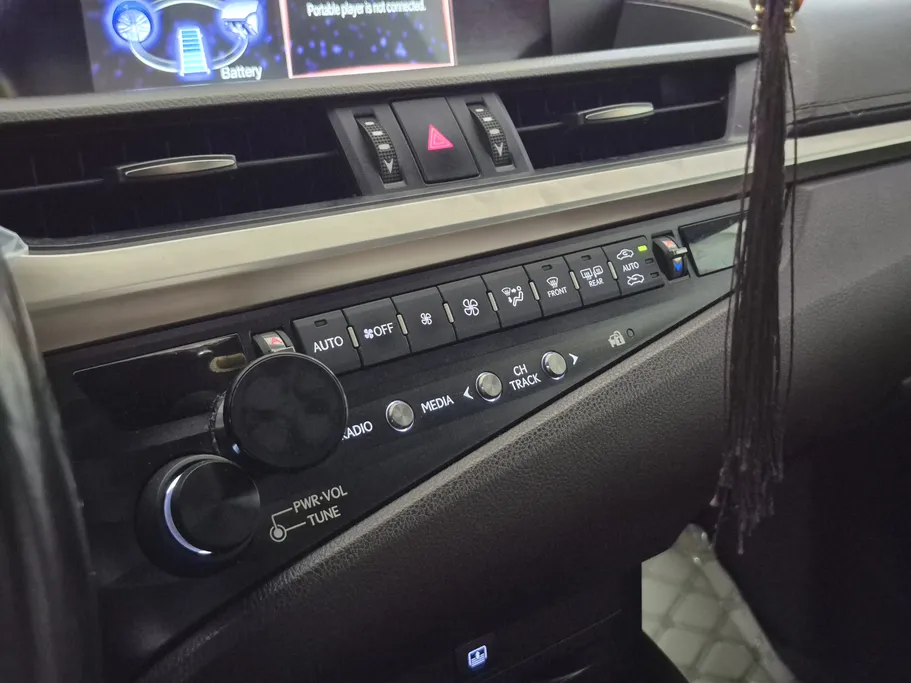 لكزس ES 300 H 2020 