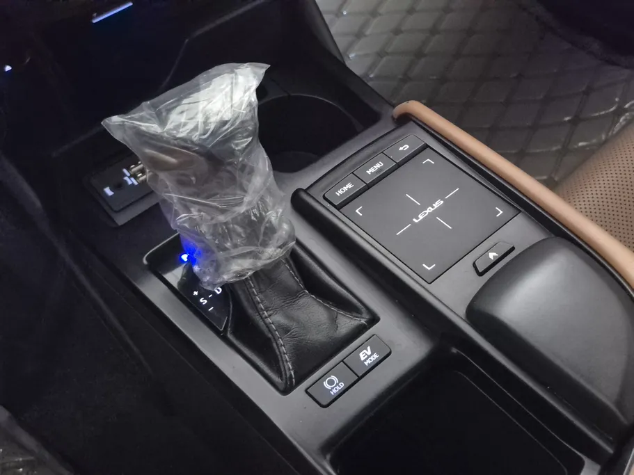 لكزس ES 300 H 2020 