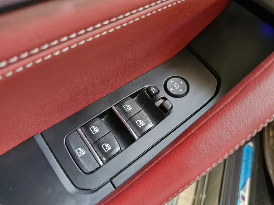 2023 BMW X Series 6 xDrive 40i 
