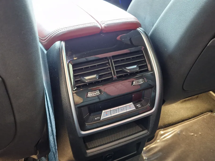 2023 BMW X Series 6 xDrive 40i 