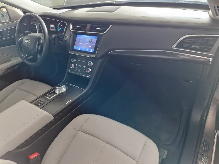 2021 Ford Taurus Ambiente 
