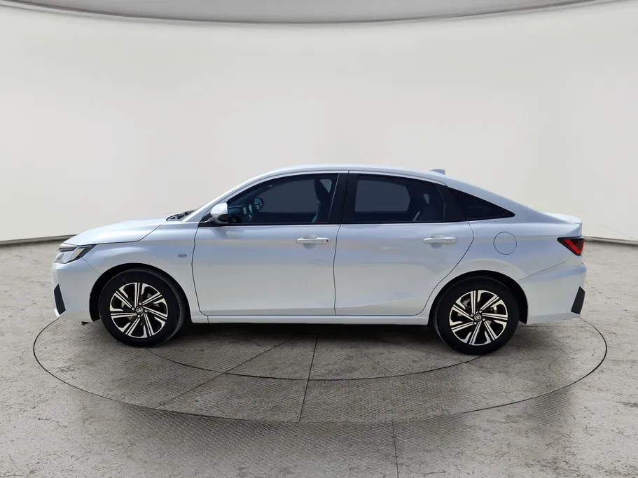 2024 Toyota Yaris  Y Plus 