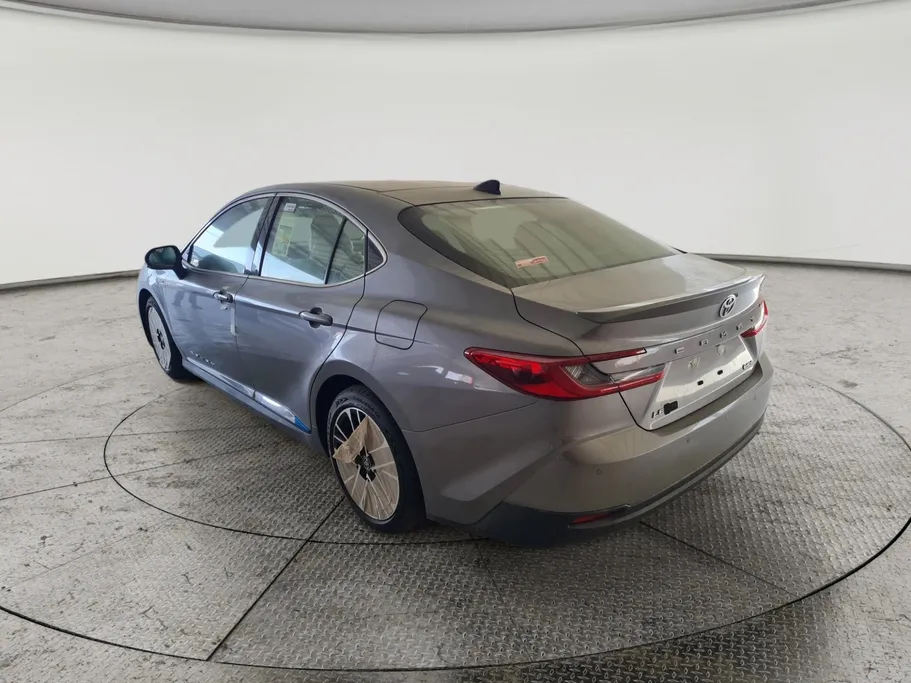 2025 Toyota Camry  LE HEV 