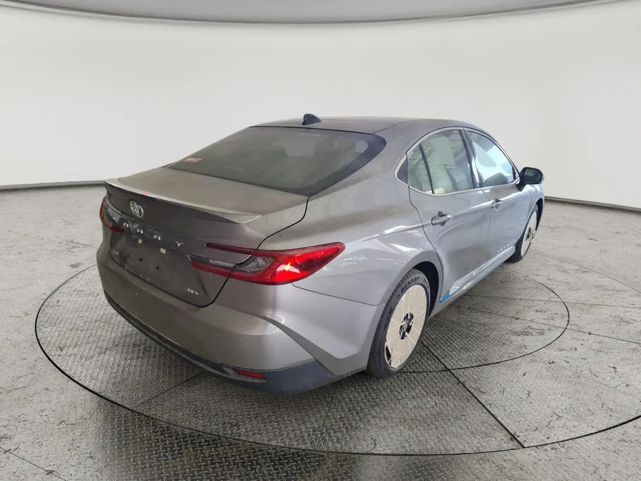 2025 Toyota Camry  LE HEV 