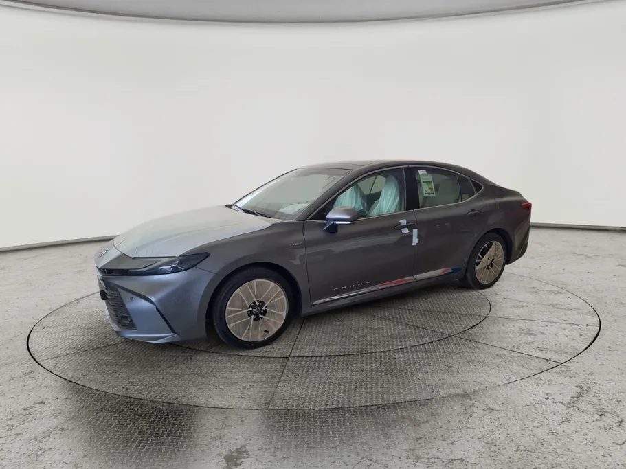 2025 Toyota Camry  LE HEV 