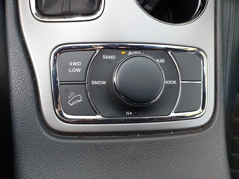 جيب جراند شيروكي ليمتد اس 2019 