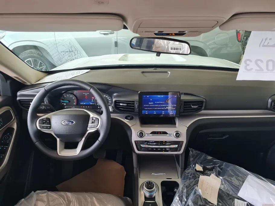 2023 Ford Explorer XLT 200A 