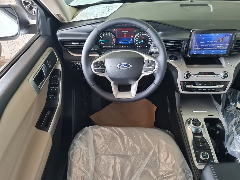 2023 Ford Explorer XLT 200A 