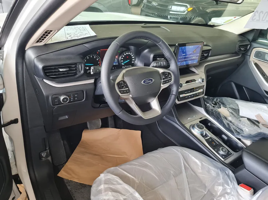 2023 Ford Explorer XLT 200A 