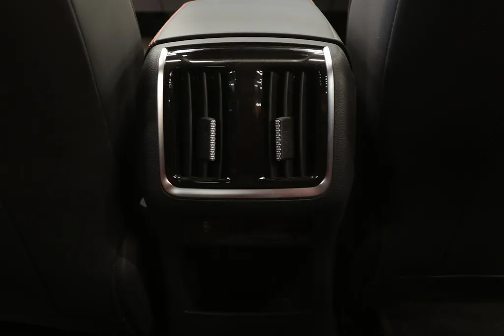 فاو بيستون بي 70 اس  بريميوم 2024 