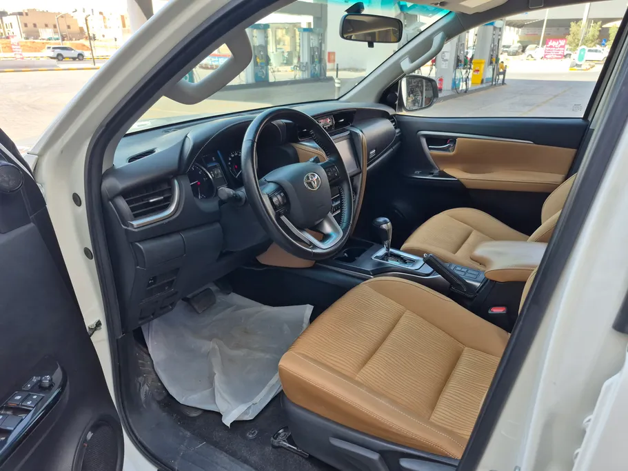 2022 Toyota Fortuner VX