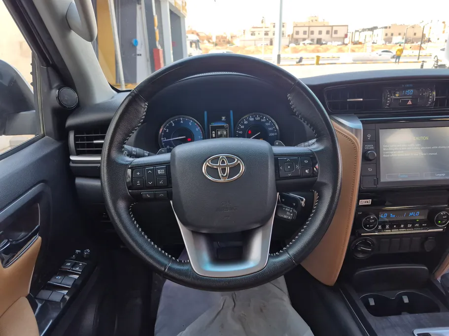 2022 Toyota Fortuner VX