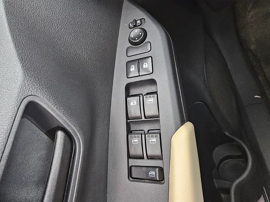 2023 Toyota Yaris  Y 