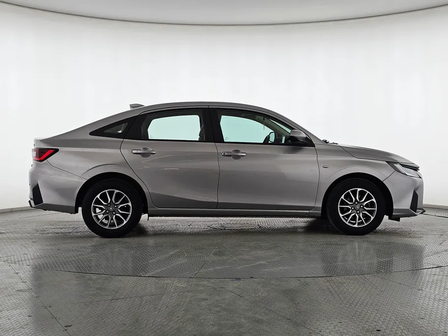 2023 Toyota Yaris  Y 