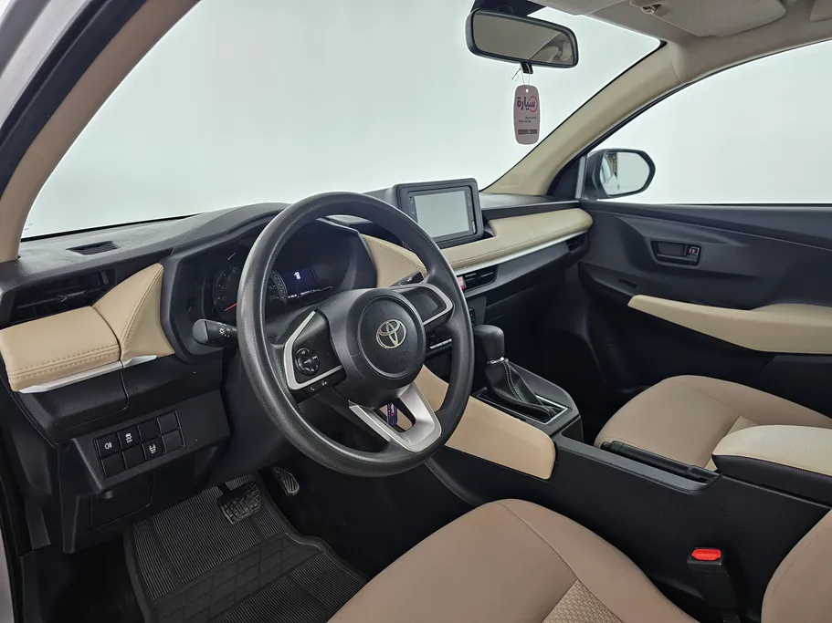 2023 Toyota Yaris  Y 