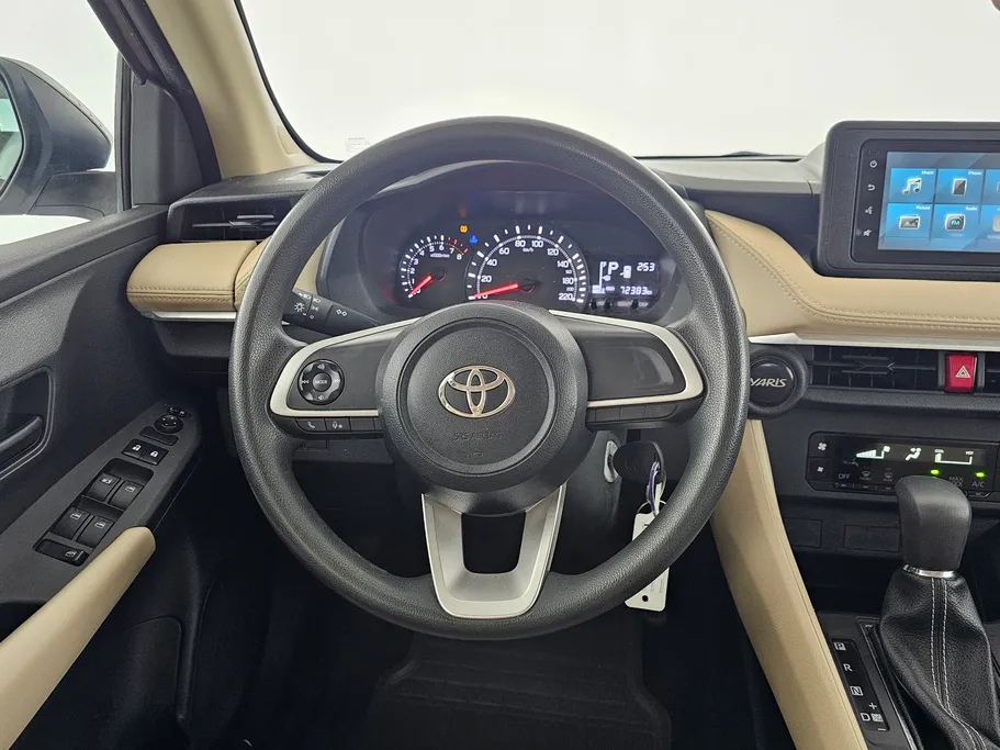2023 Toyota Yaris  Y 