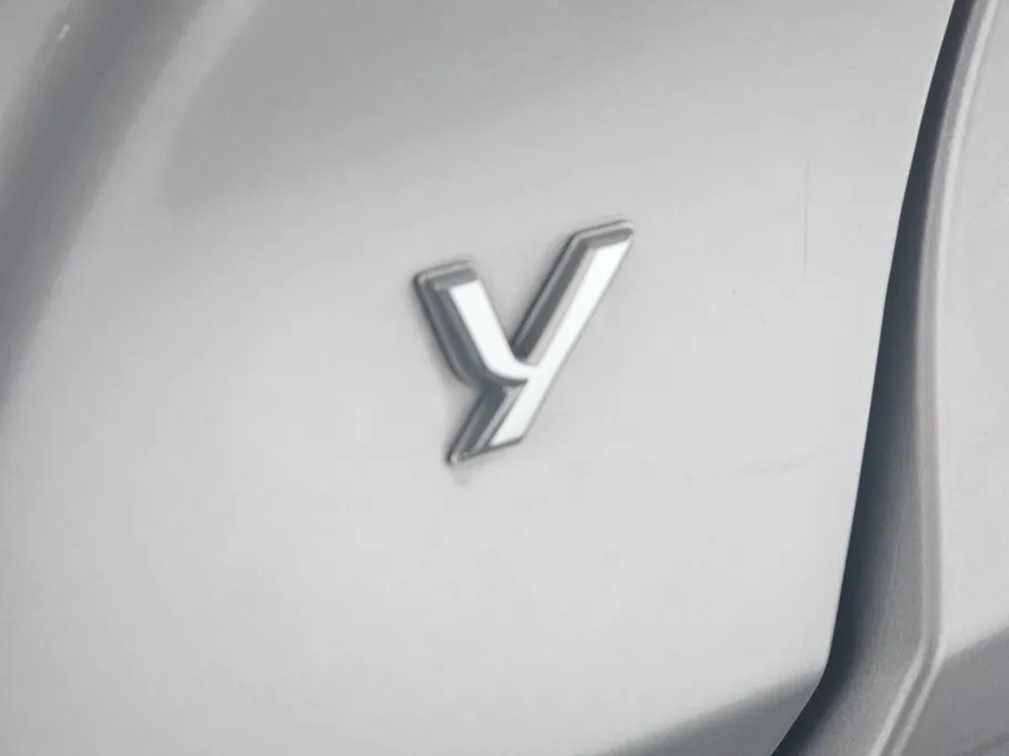 2023 Toyota Yaris  Y 