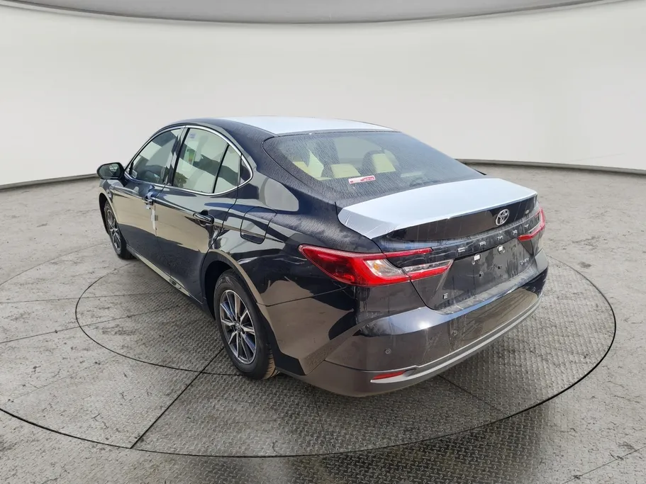 2025 Toyota Camry  E HEV 