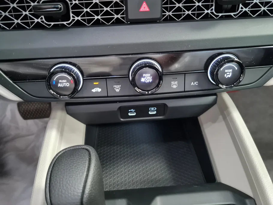 هوندا اكورد LX 2024 