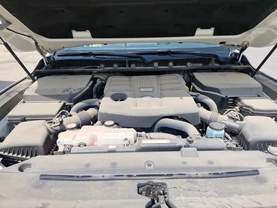 2023 Toyota Land Cruiser VX 