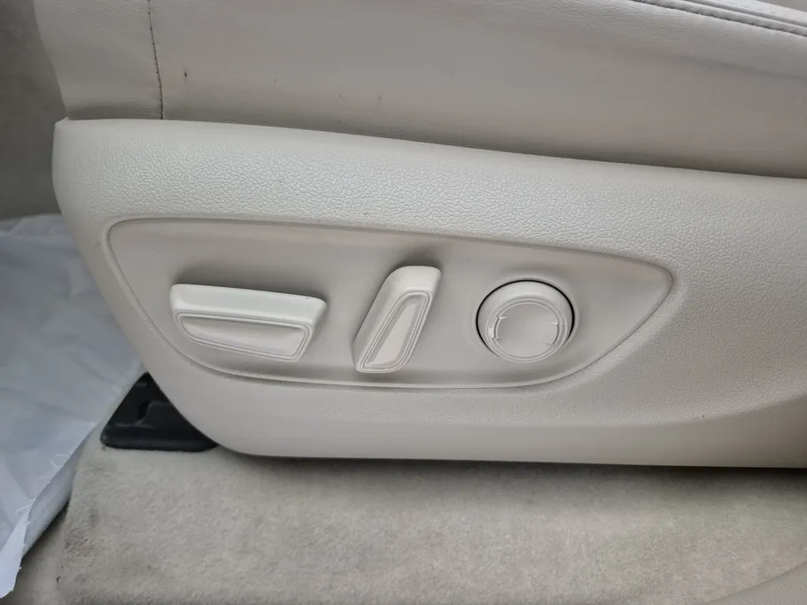 2023 Toyota Land Cruiser VX 