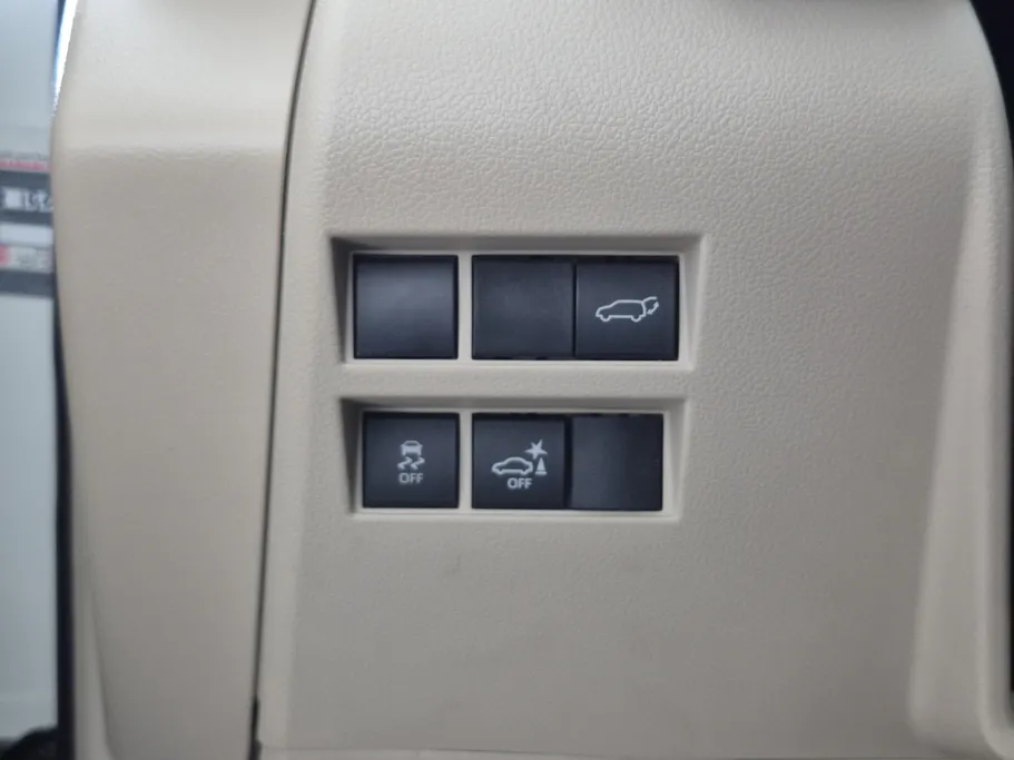 2023 Toyota Land Cruiser VX 