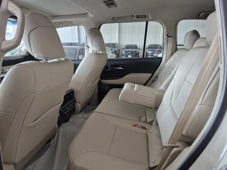 2023 Toyota Land Cruiser VX 