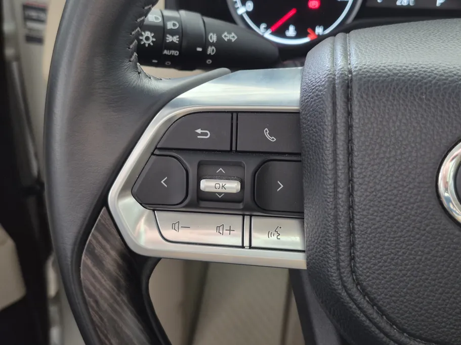 2023 Toyota Land Cruiser VX 