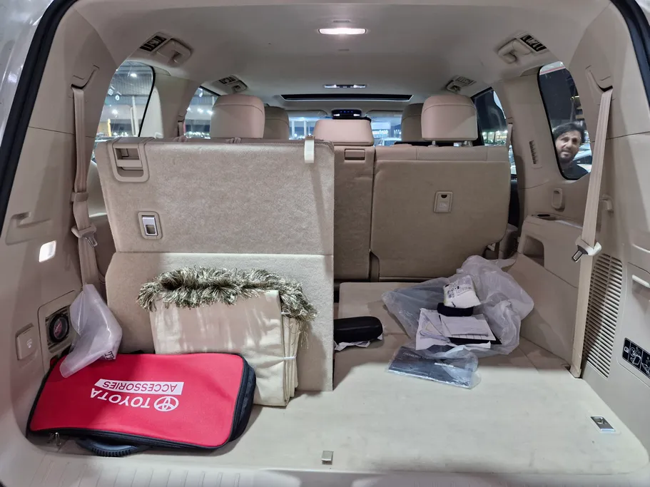 تويوتا لاندكروزر VX 2023 