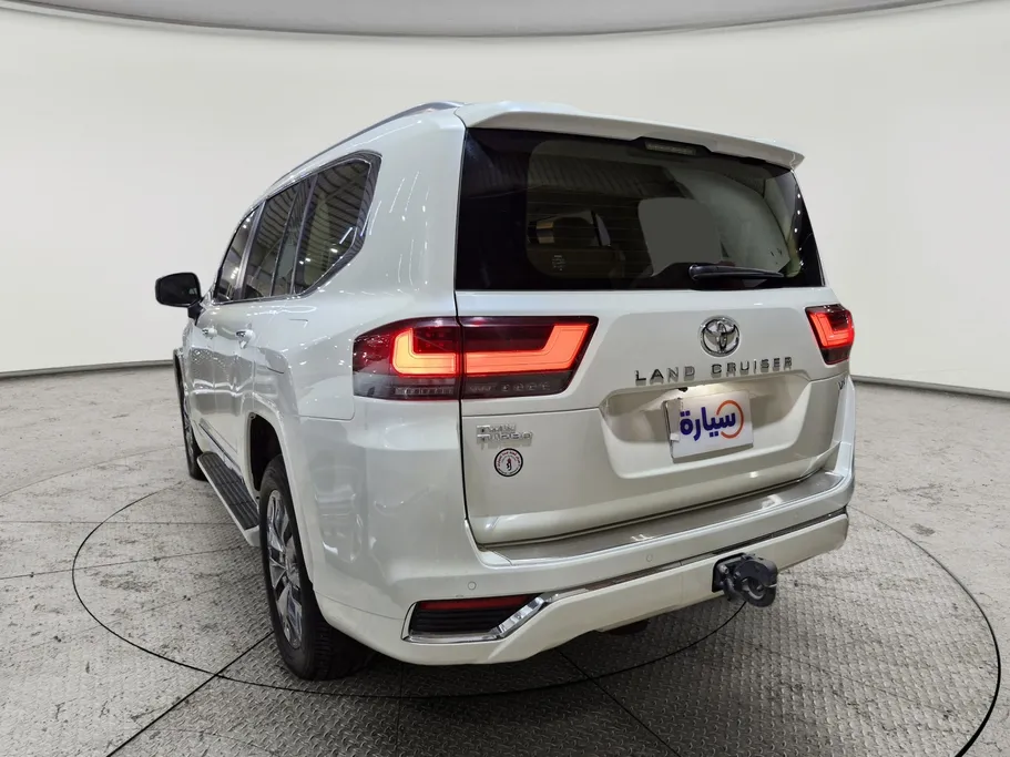 تويوتا لاندكروزر VX 2023 