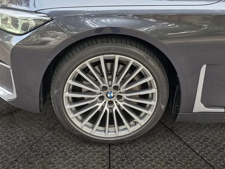 2022 BMW 7 Series 730Li 