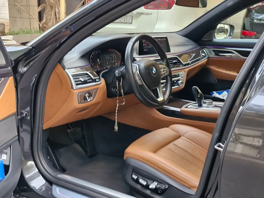 2022 BMW 7 Series 730Li 