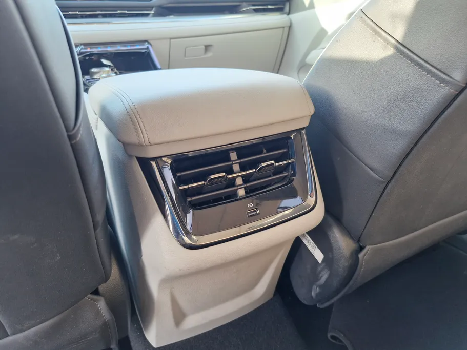 فورد تريتوري ترند 2024 