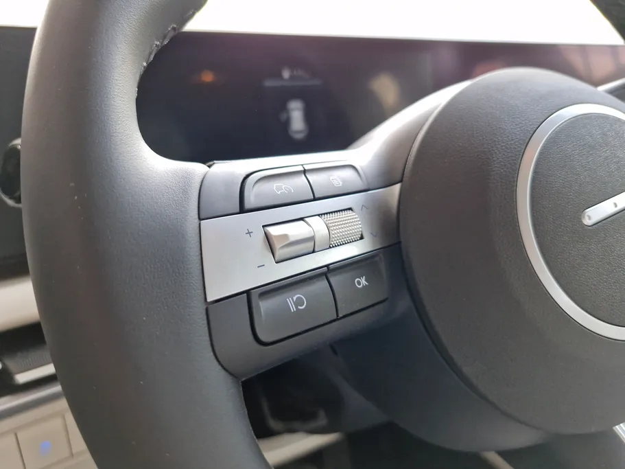 2025 Hyundai Tucson SMART (Two Tone) 