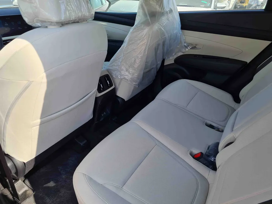 2025 Hyundai Tucson SMART (Two Tone) 