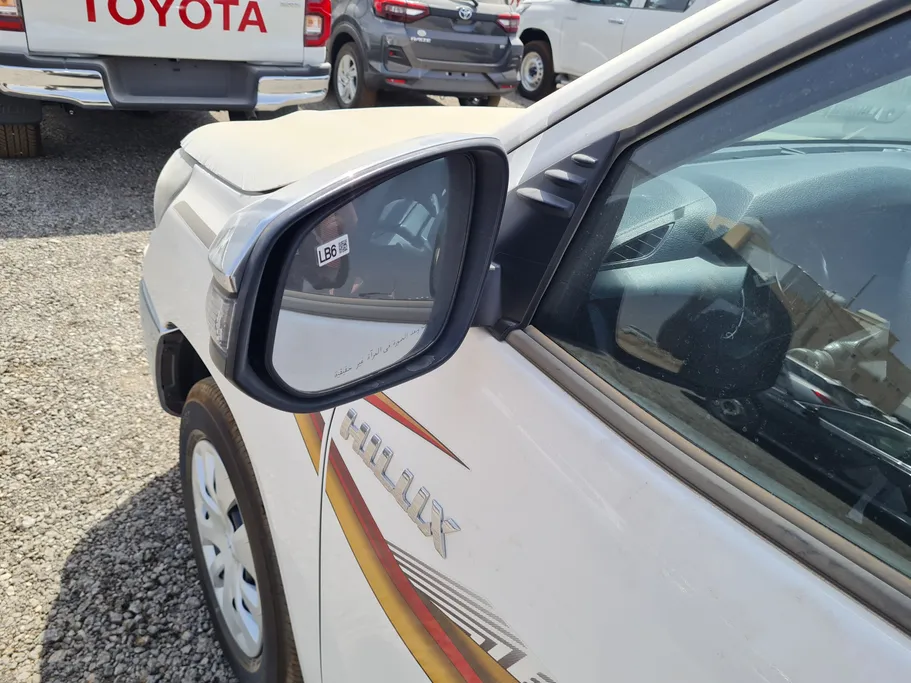 2025 Toyota Hilux GLS 