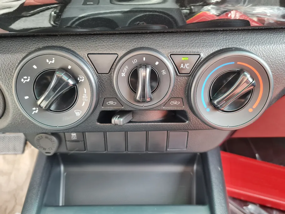 2025 Toyota Hilux GLS 