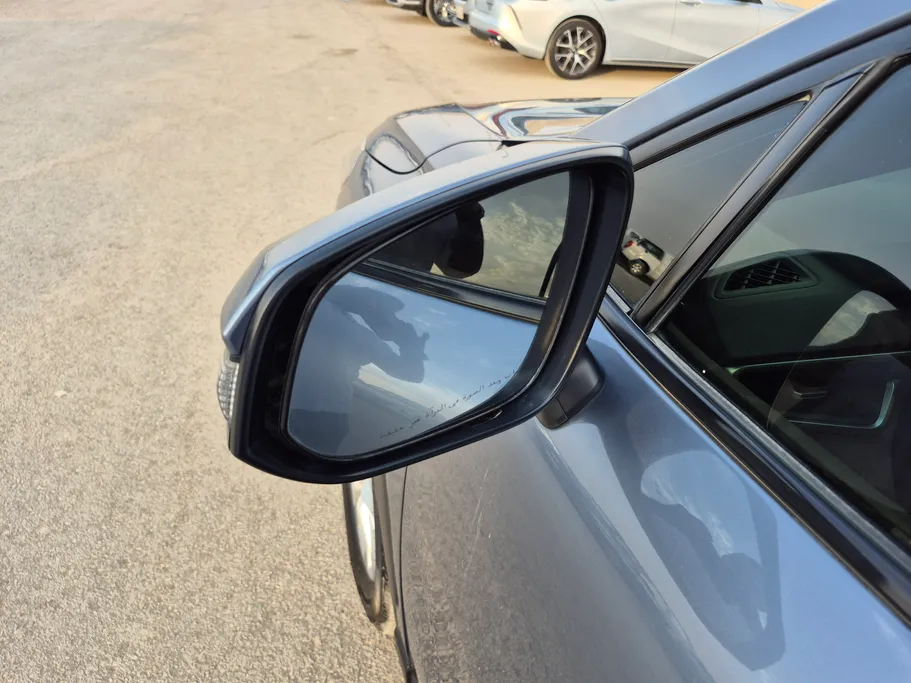 2023 Toyota Corolla Cross LE HEV 