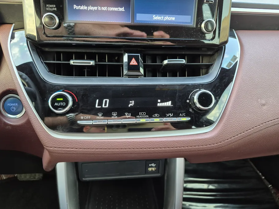 2023 Toyota Corolla Cross LE HEV 
