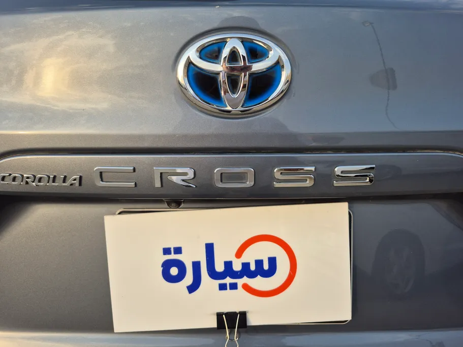 2023 Toyota Corolla Cross LE HEV 