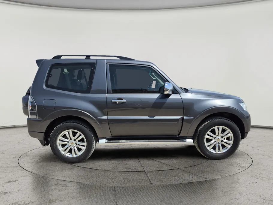 2022 Mitsubishi Pajero GLS 3Doors 