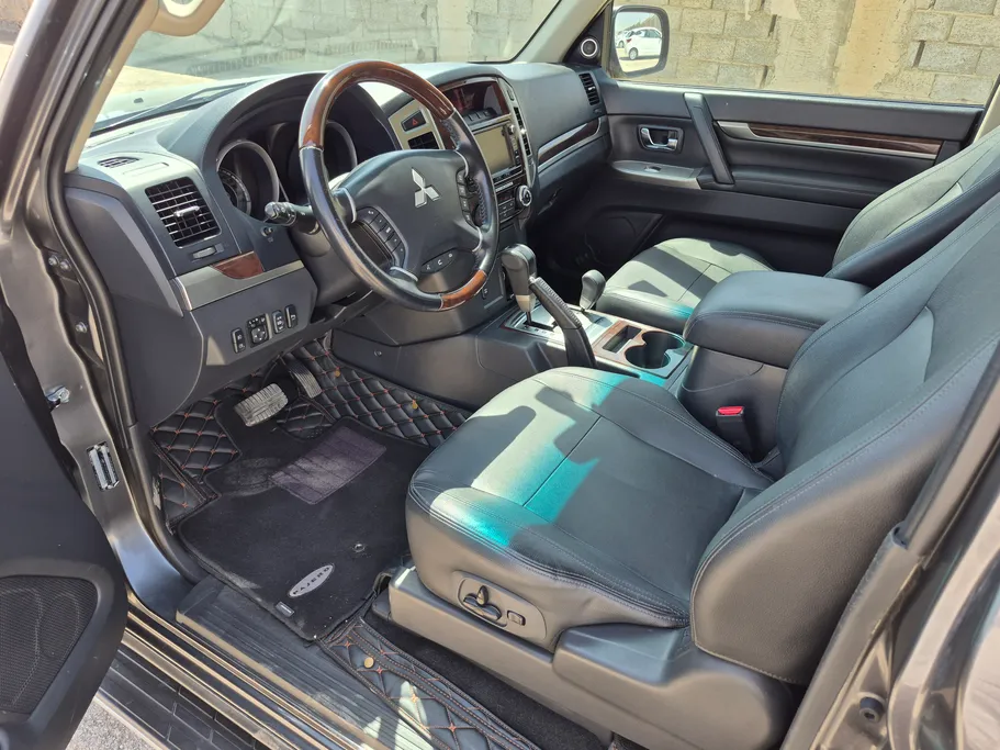 2022 Mitsubishi Pajero GLS 3Doors 